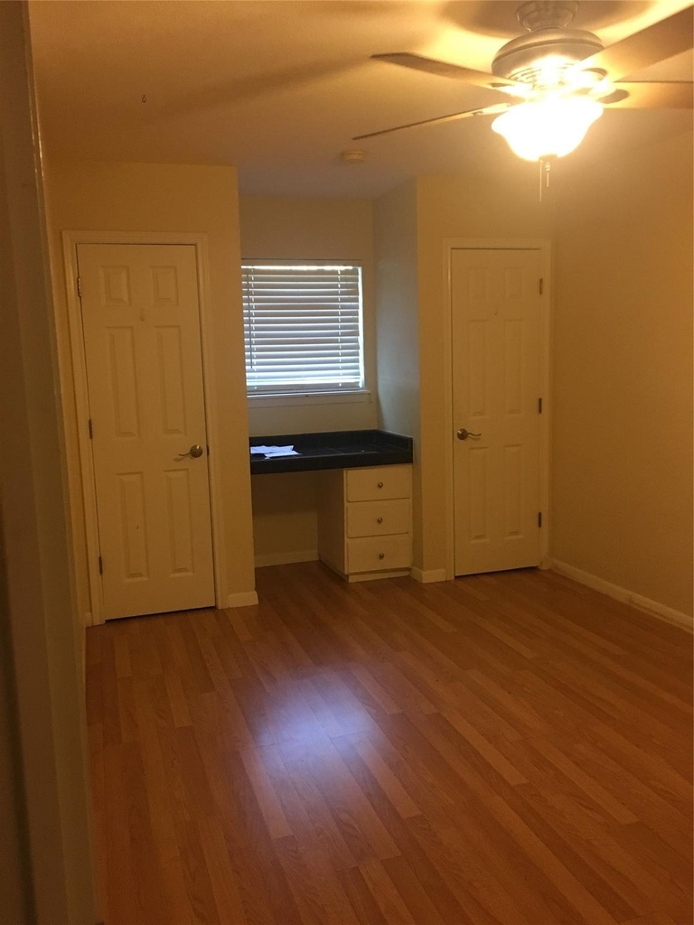 4306 Avenue A - Photo 5