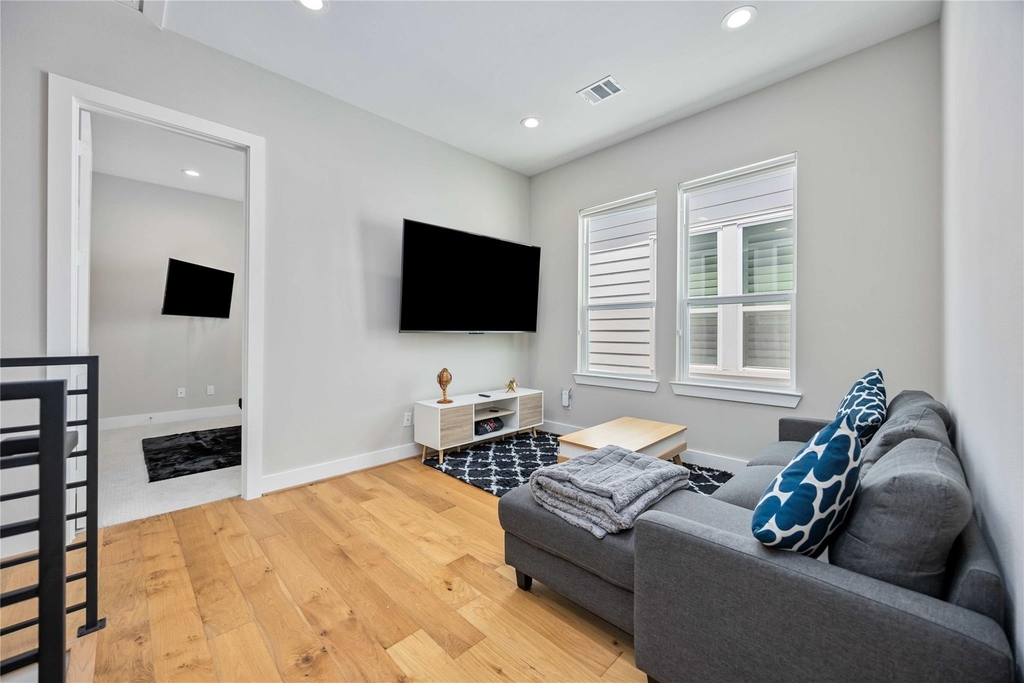5821 Kansas Street - Photo 16