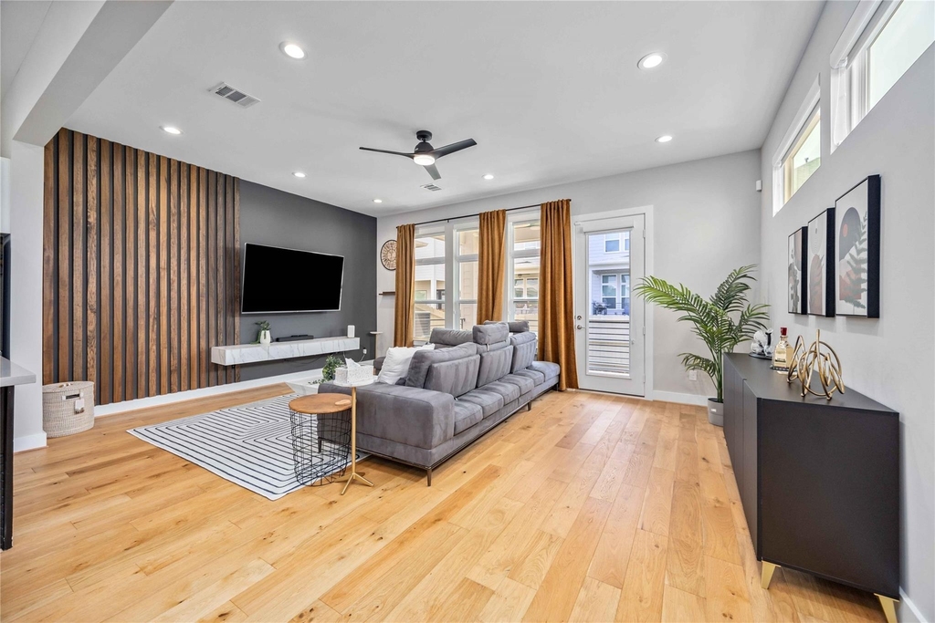 5821 Kansas Street - Photo 4