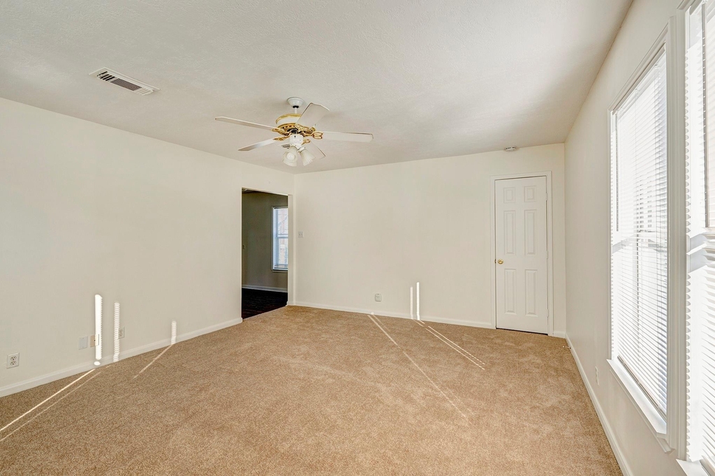 309 W 21st 1/2 Street - Photo 4