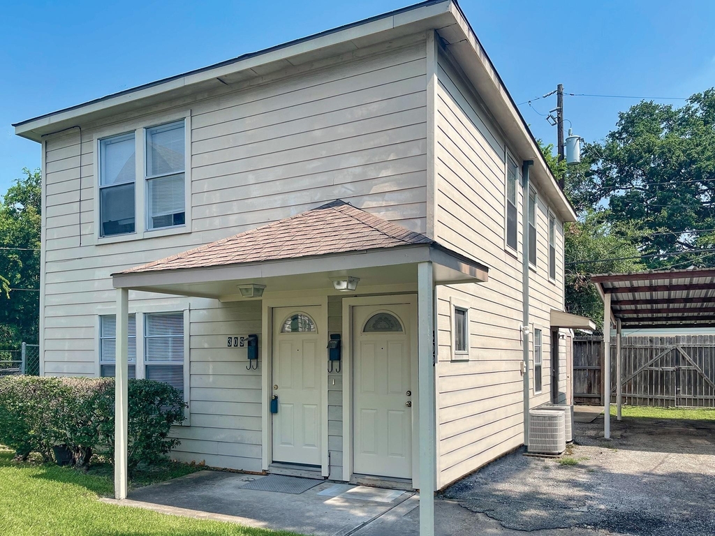 309 W 21st 1/2 Street - Photo 0
