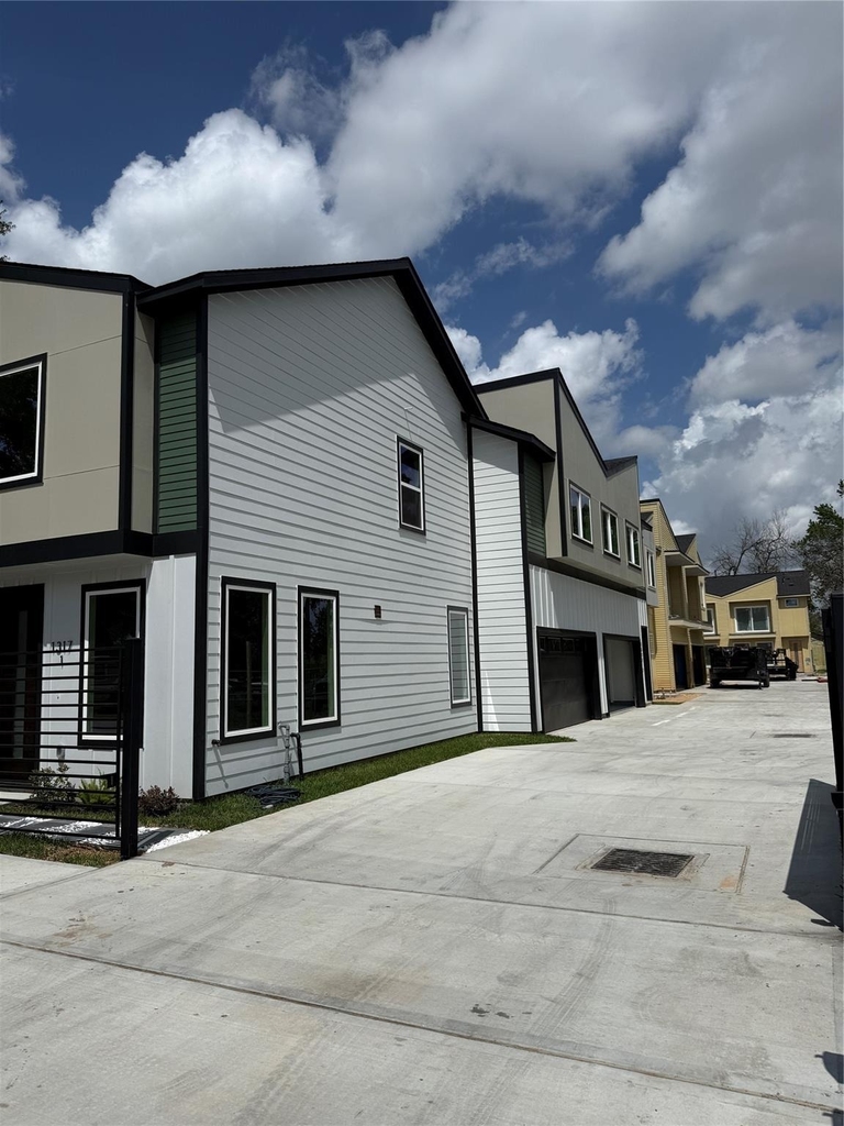 1315 Knight Street - Photo 5