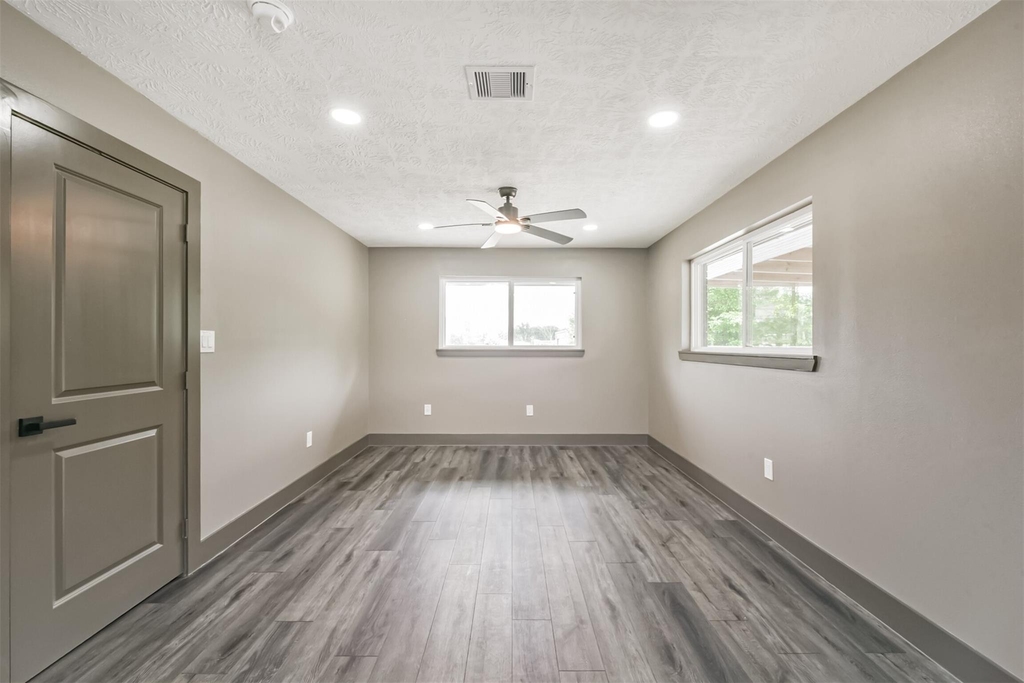 9030 Almeda Genoa Road - Photo 4