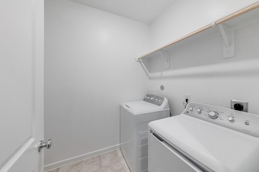 21903 Wycombe Terrace Way - Photo 24