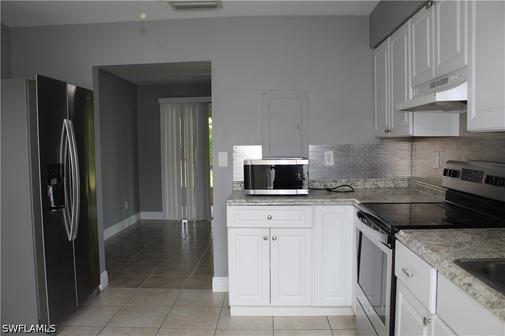 334 Cape Coral Parkway W - Photo 4