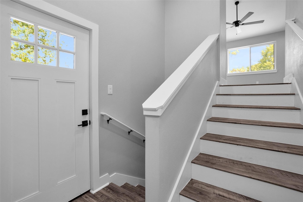 101 April Point Place - Photo 15