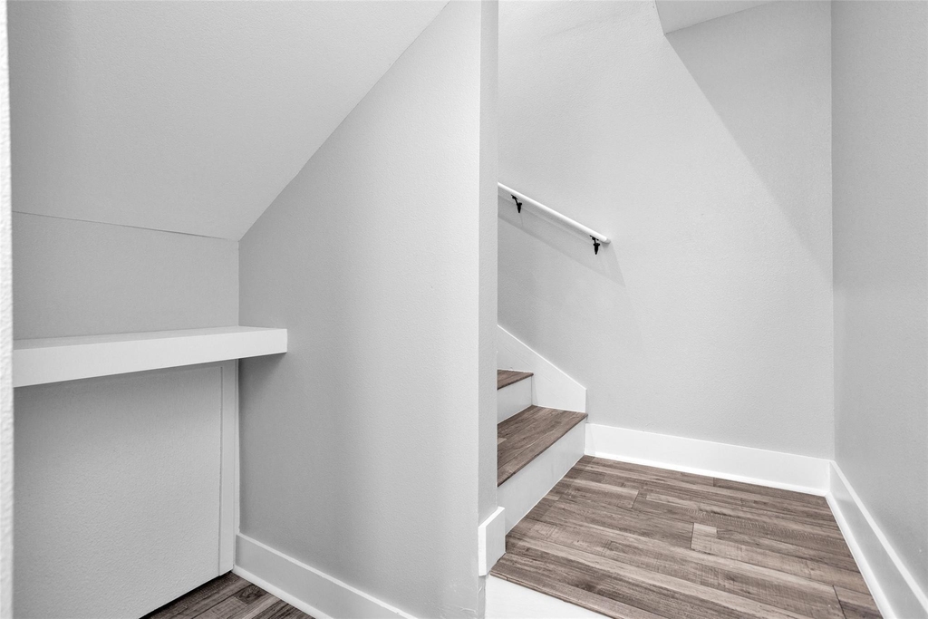 101 April Point Place - Photo 14