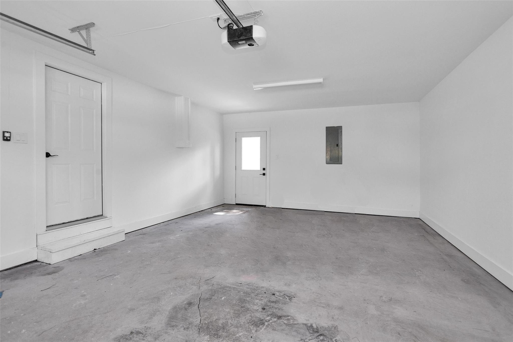 101 April Point Place - Photo 16