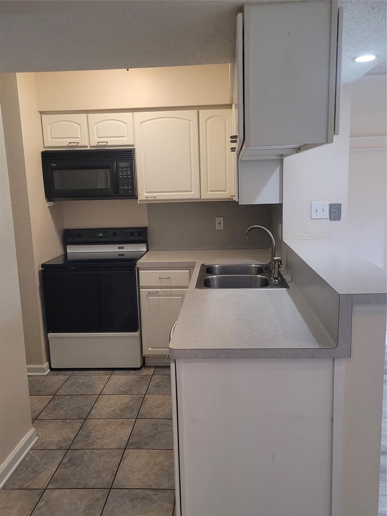 260 El Dorado Boulevard - Photo 5