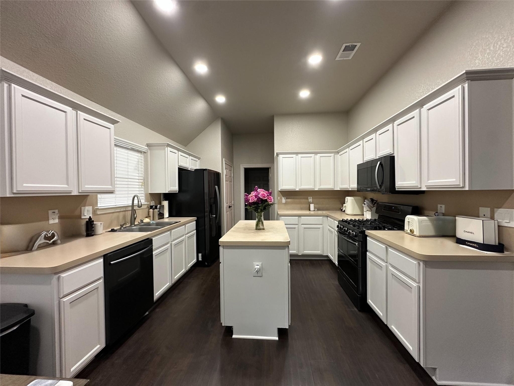 21641 Forest Colony Drive - Photo 2