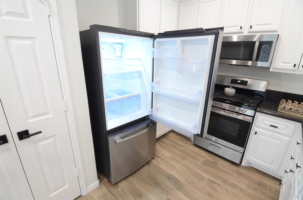 2201 Naomi Street - Photo 8
