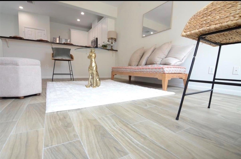 2201 Naomi Street - Photo 2