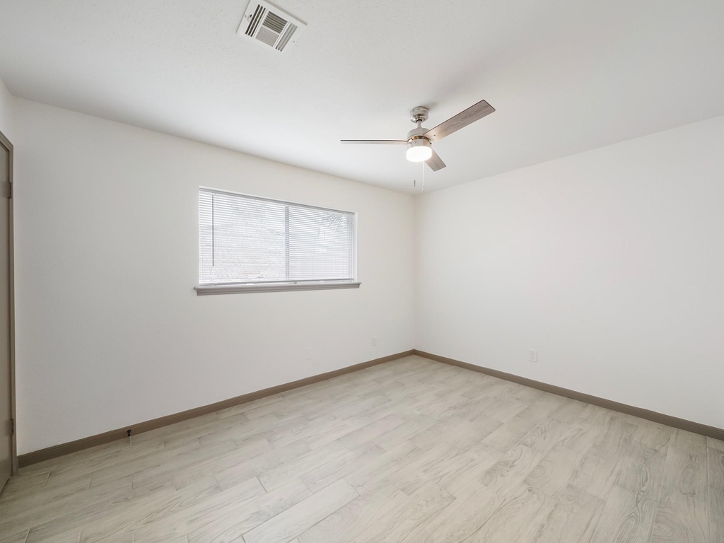 14202 Piping Rock Lane - Photo 8