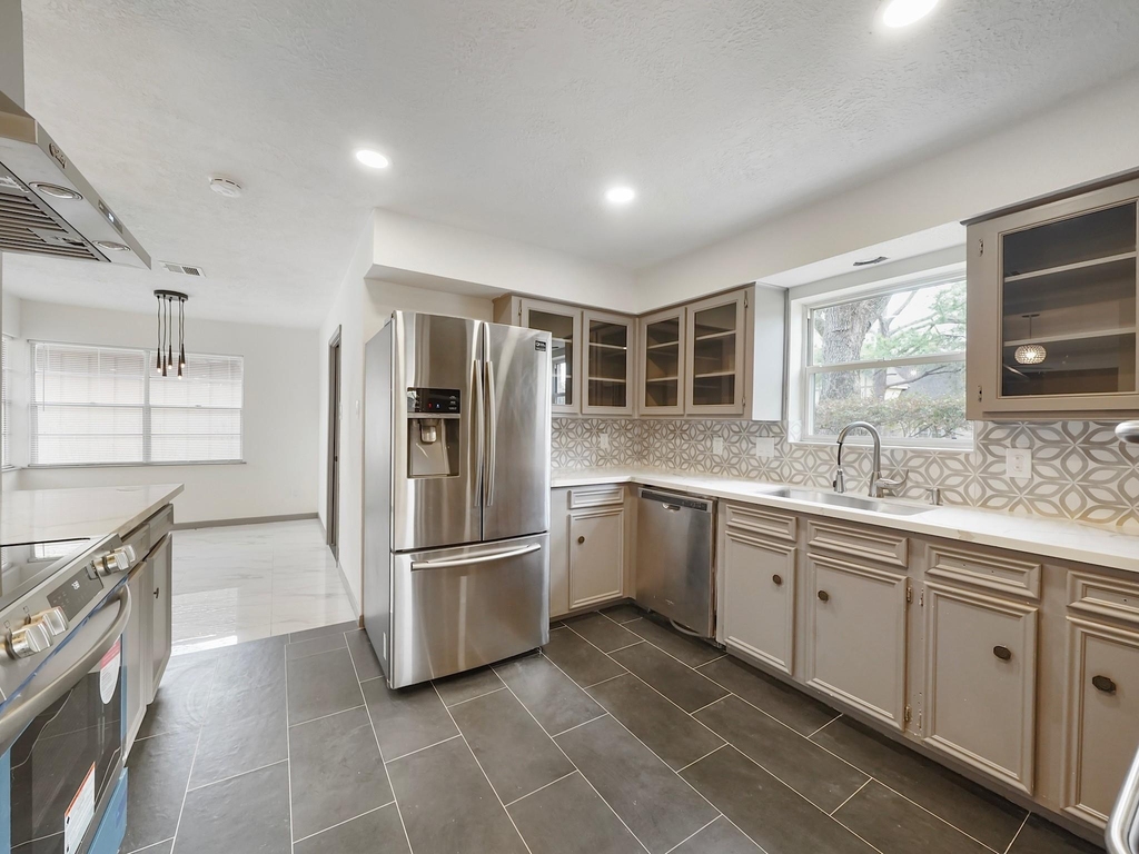 14202 Piping Rock Lane - Photo 2