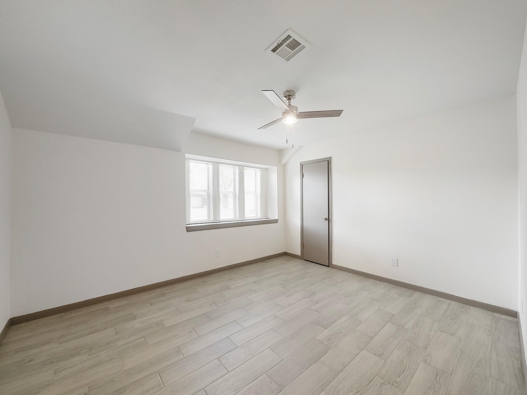 14202 Piping Rock Lane - Photo 7