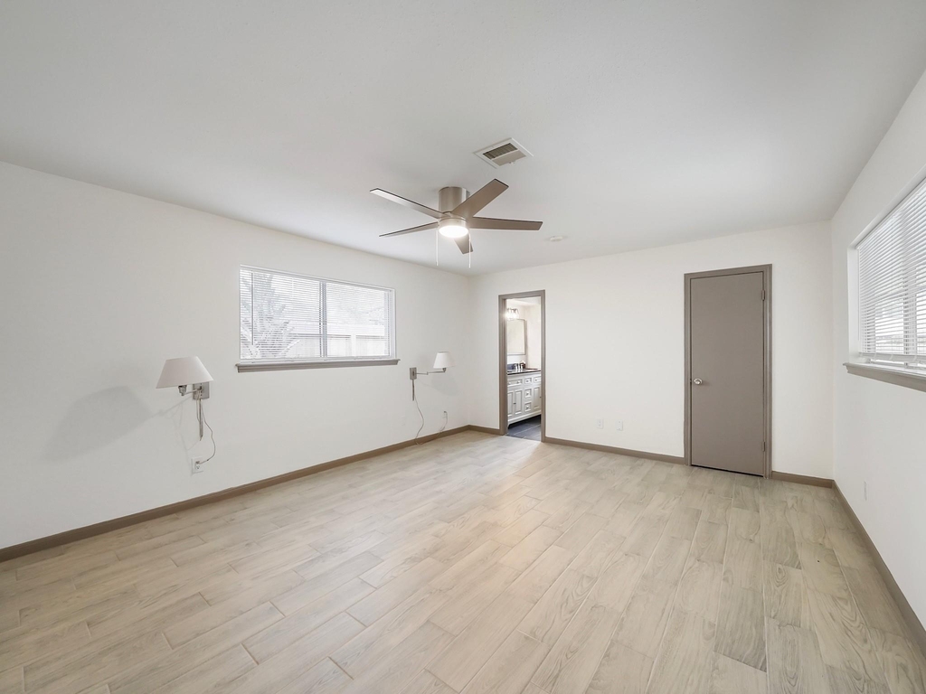 14202 Piping Rock Lane - Photo 11
