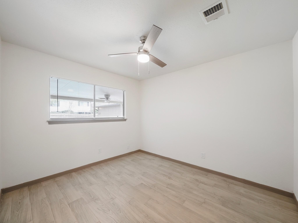 14202 Piping Rock Lane - Photo 9