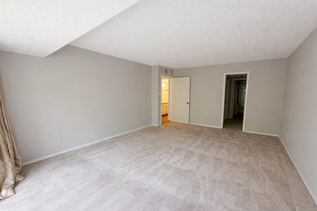 5050 Ambassador Way - Photo 8