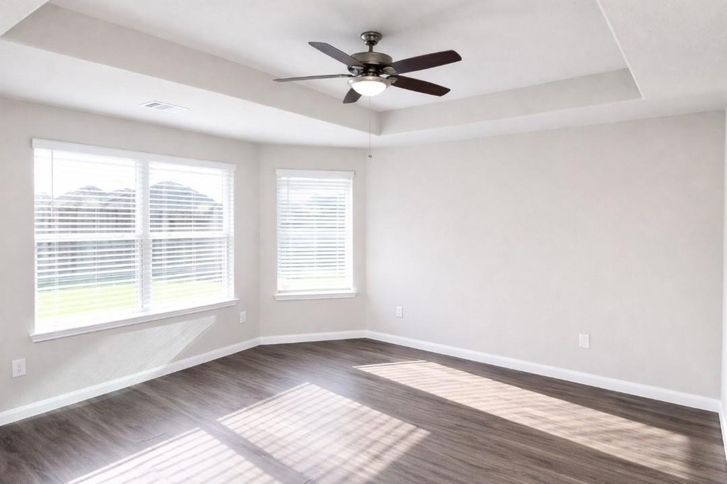 5127 Shelby Katherine Drive - Photo 4