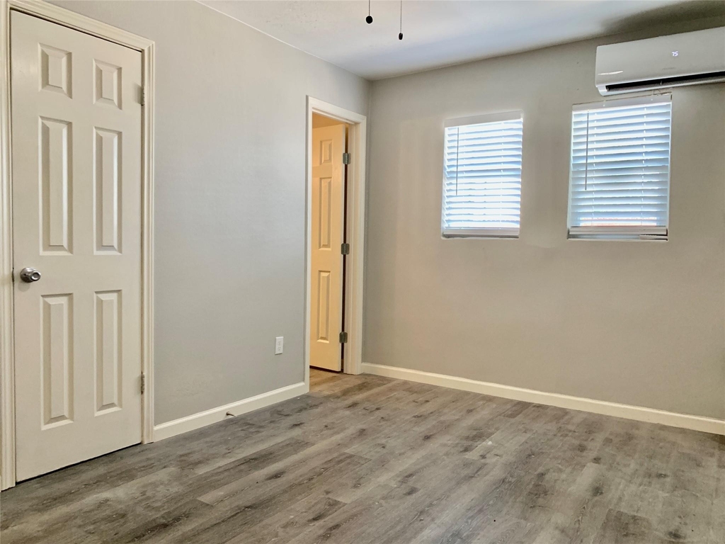 6702 Fulton Street - Photo 4