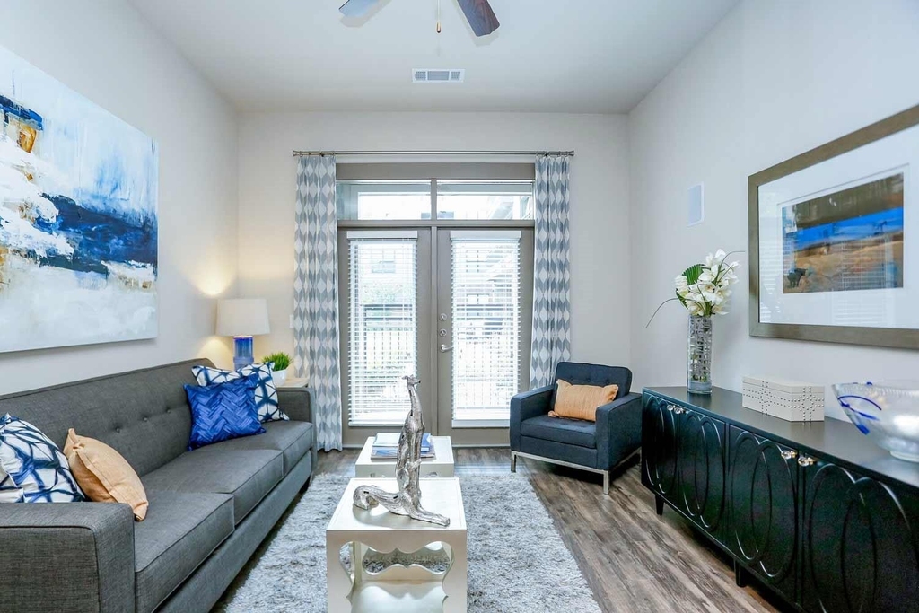 2033 S Gessner Road - Photo 1