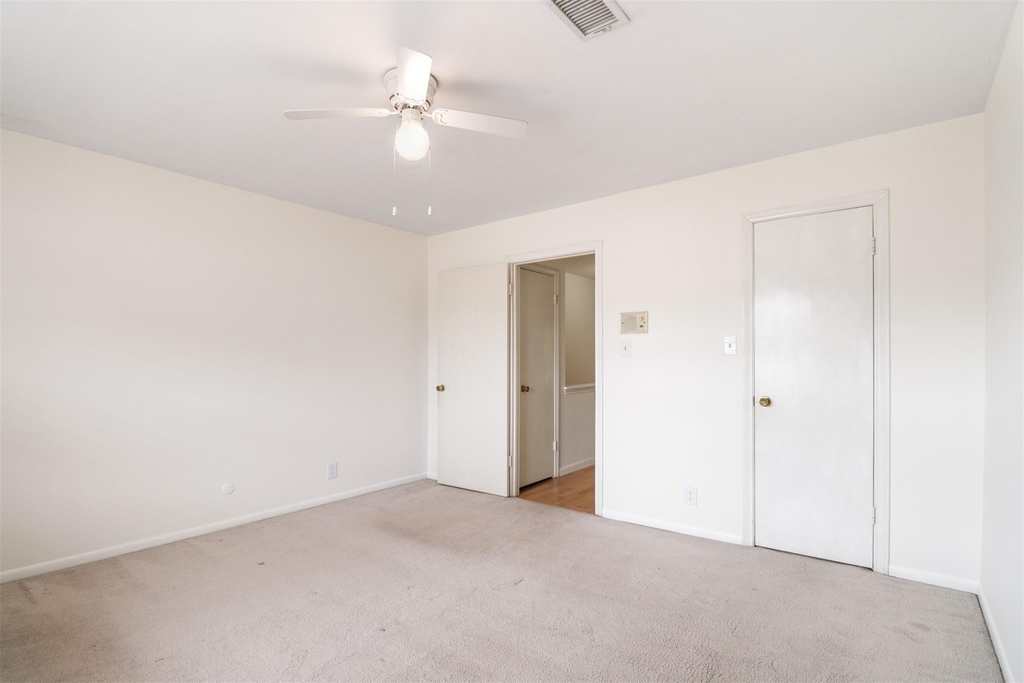6332 Chevy Chase Drive - Photo 14