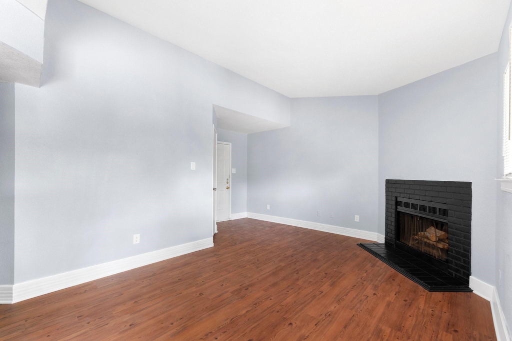 7200 W T C Jester Boulevard W - Photo 3