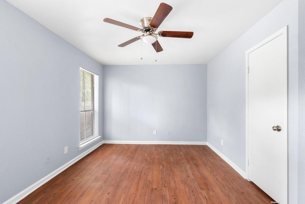 7200 W T C Jester Boulevard W - Photo 16