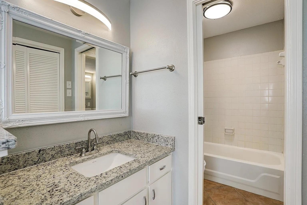 18617 Egret Bay Boulevard - Photo 8