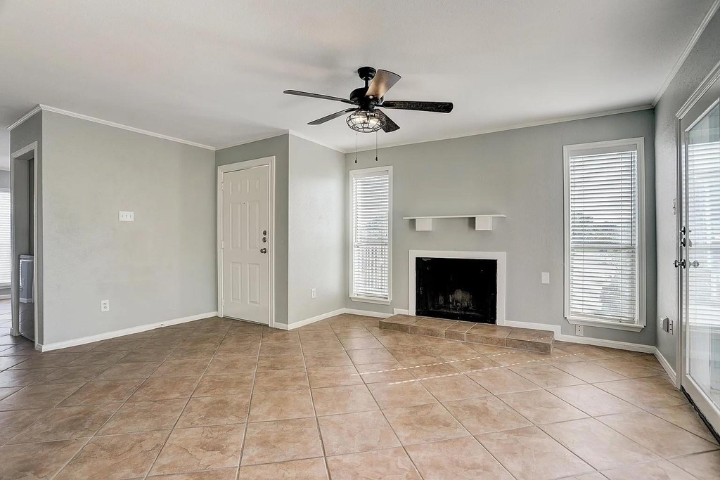 18617 Egret Bay Boulevard - Photo 2