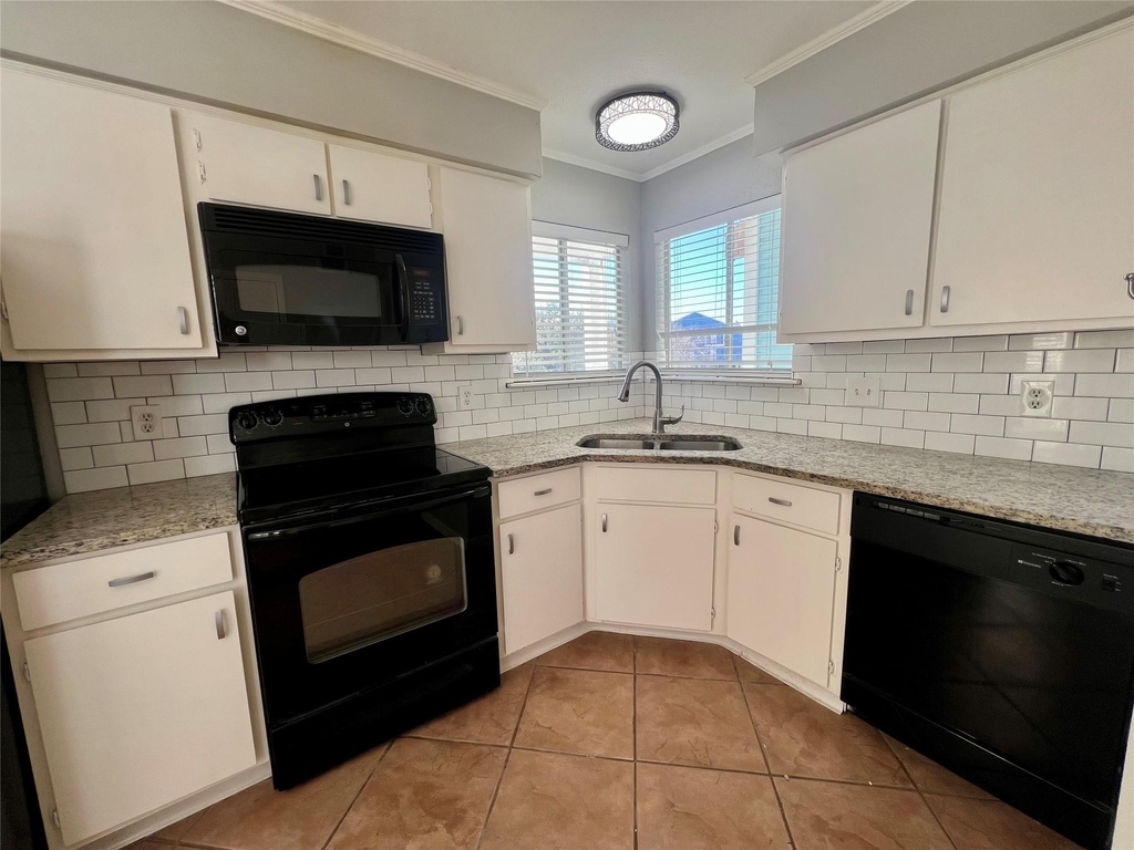 18617 Egret Bay Boulevard - Photo 4
