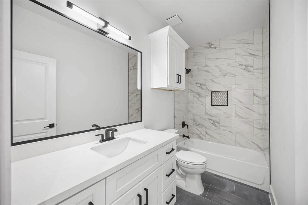 8218 Lawler Street - Photo 16