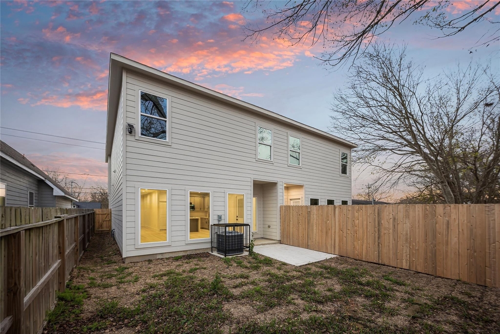8218 Lawler Street - Photo 28