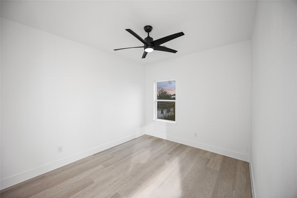 8218 Lawler Street - Photo 24