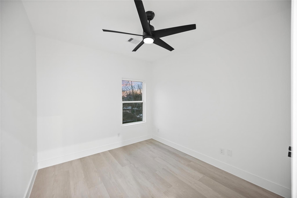 8218 Lawler Street - Photo 15