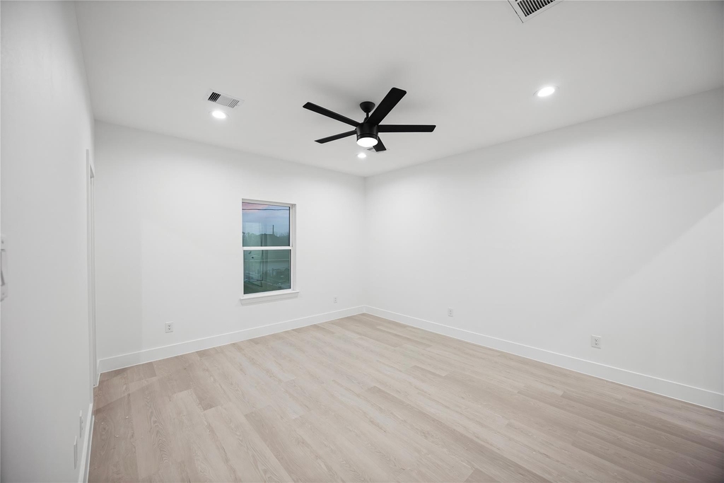 8218 Lawler Street - Photo 19