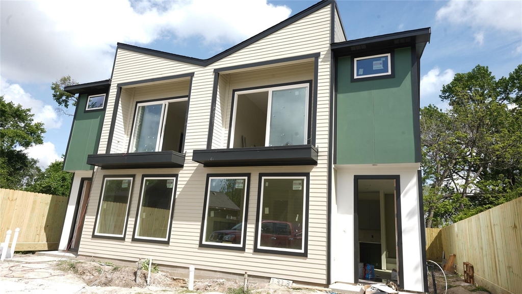 1315 Knight Street - Photo 2