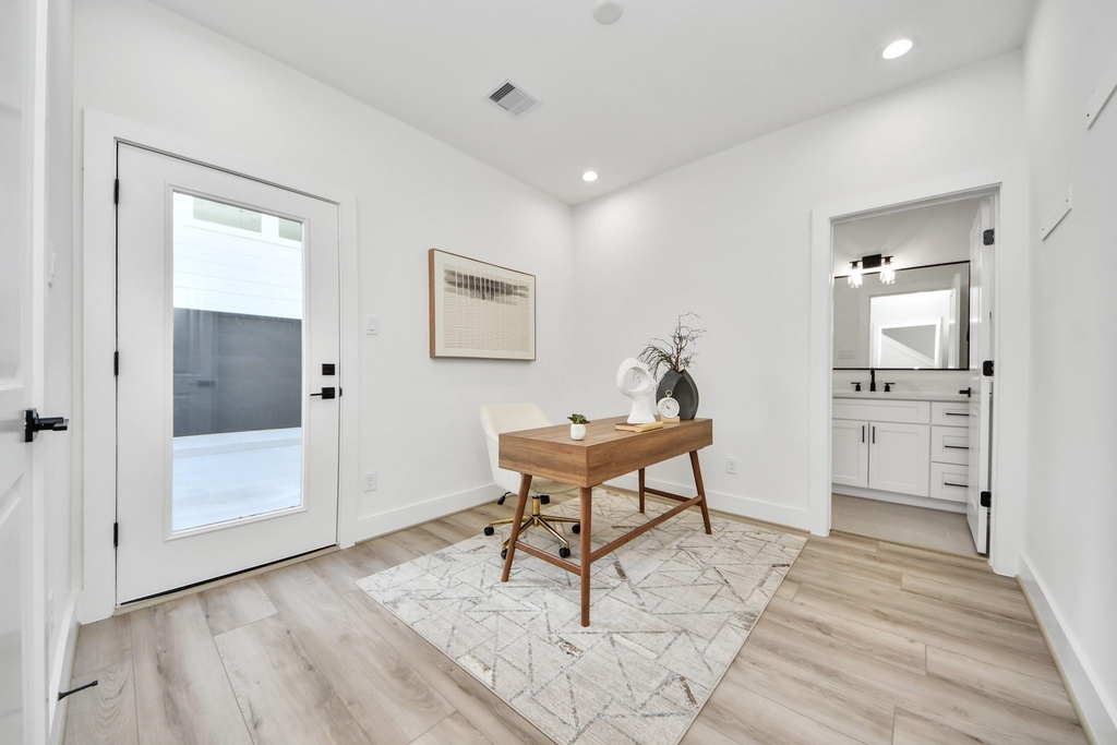 7727 Hammerly Boulevard - Photo 3