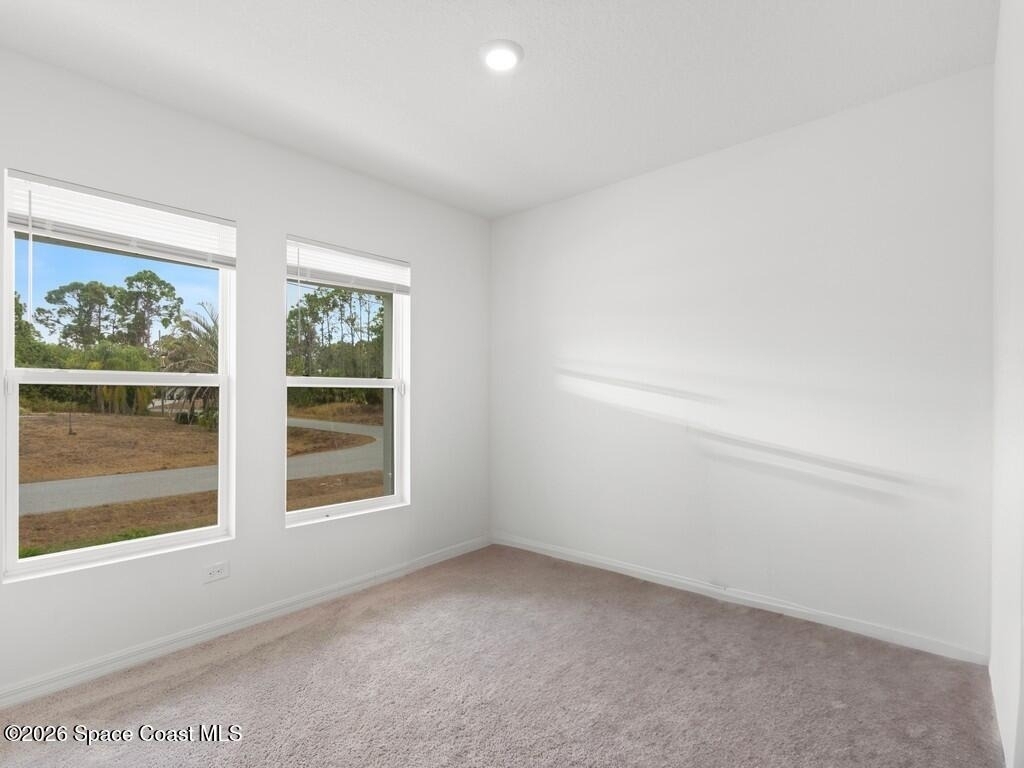496 Vanguard Street Se - Photo 18