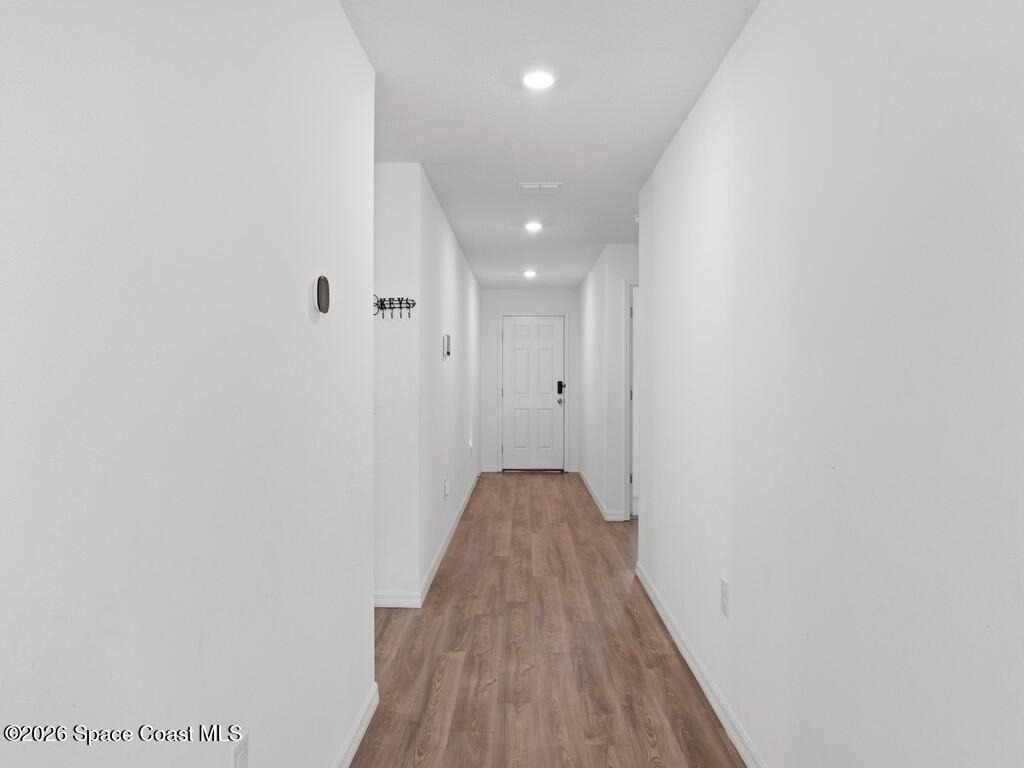 496 Vanguard Street Se - Photo 4