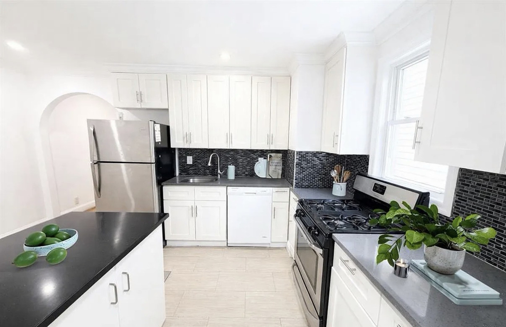 East 94th Street - Photo 4