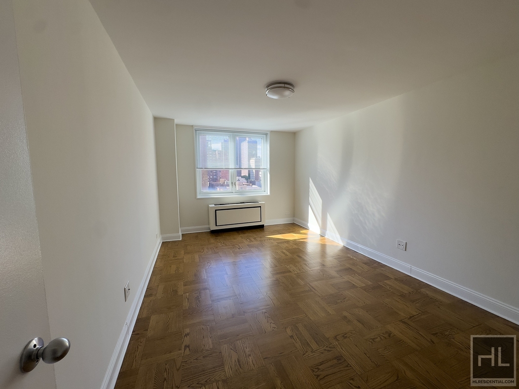 East 71st Street - Photo 3