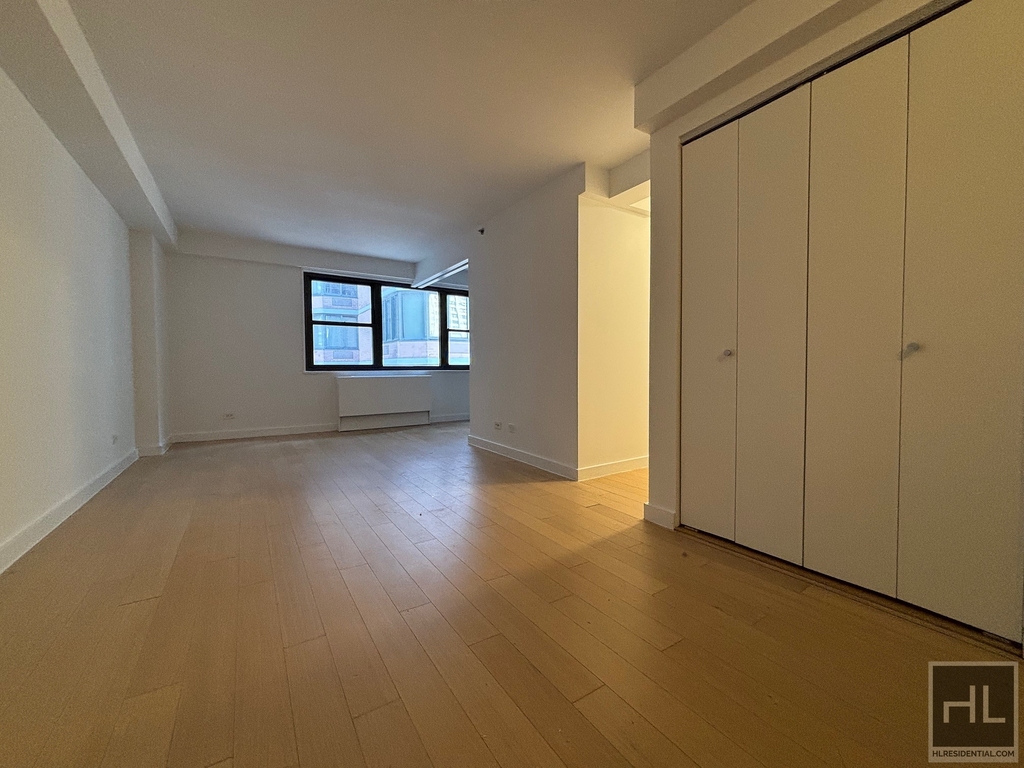 East 39th Street - Photo 3