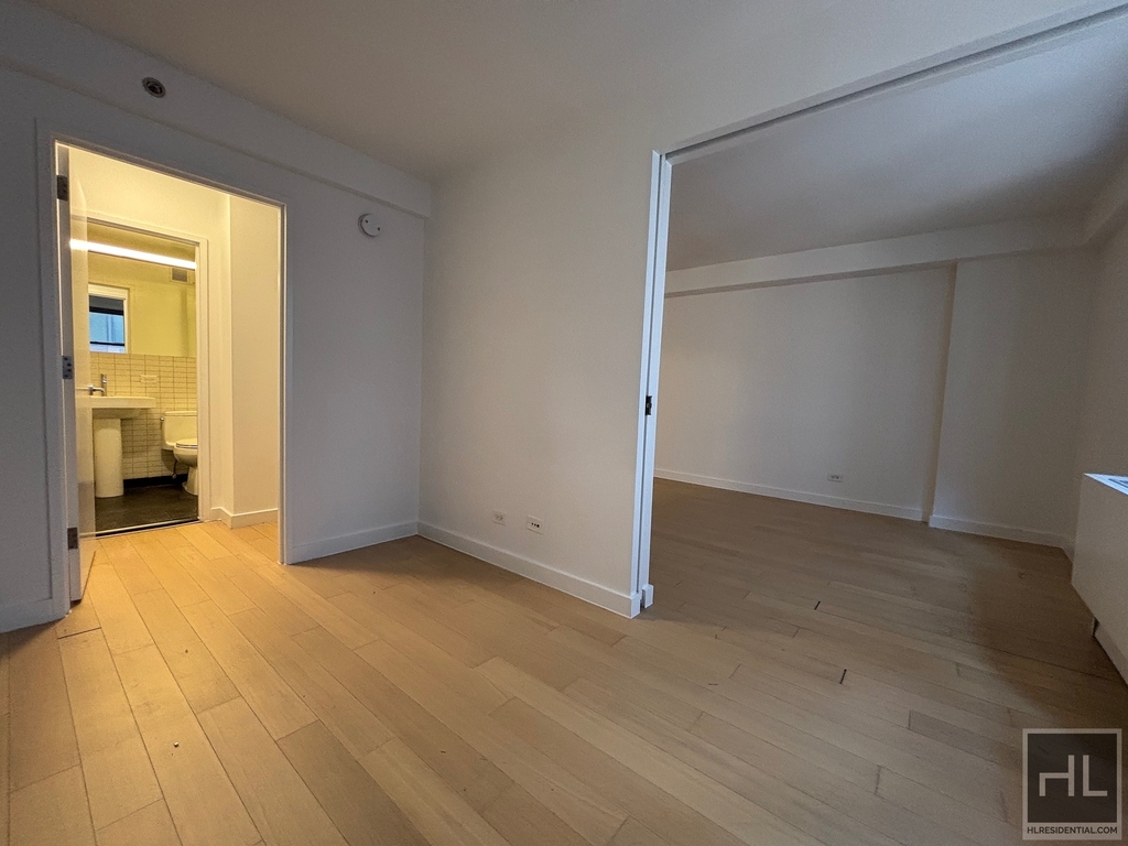 East 39th Street - Photo 2