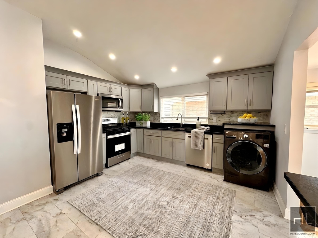 Jefferson Avenue - Photo 2