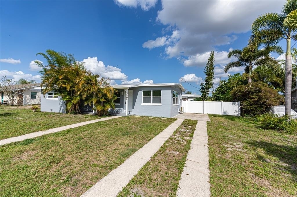 3208 Pinetree Street - Photo 1