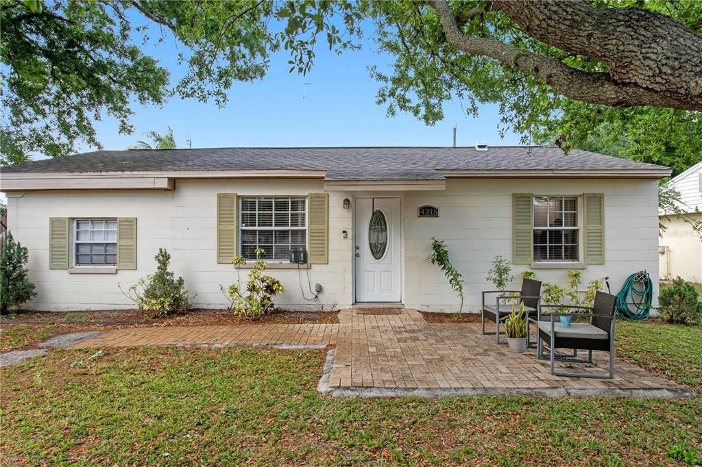 4215 W Bay Vista Avenue - Photo 0