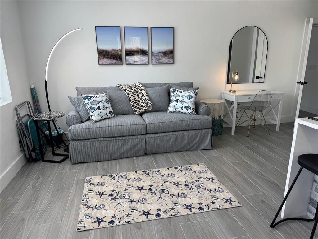 111 86th Avenue - Photo 4