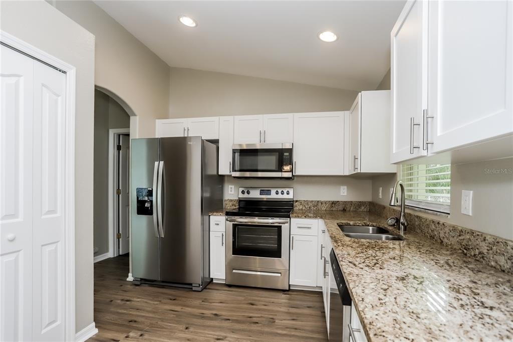 2550 Comet Lane - Photo 4