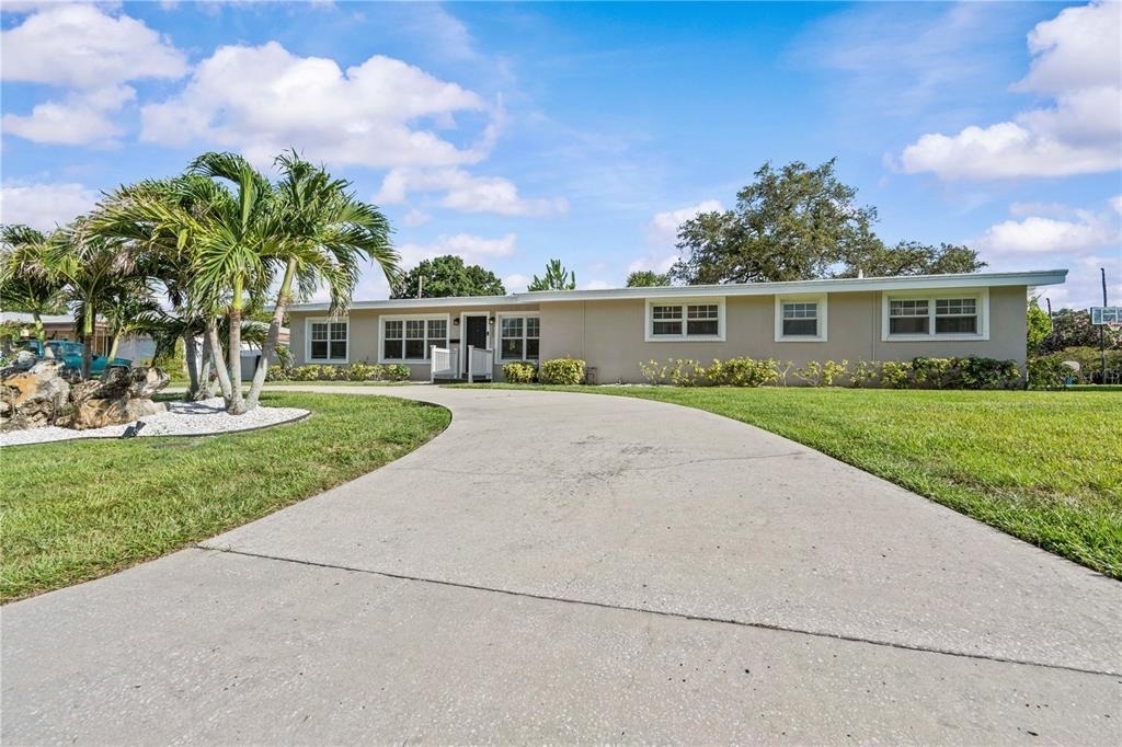 327 Sunny Lane - Photo 38